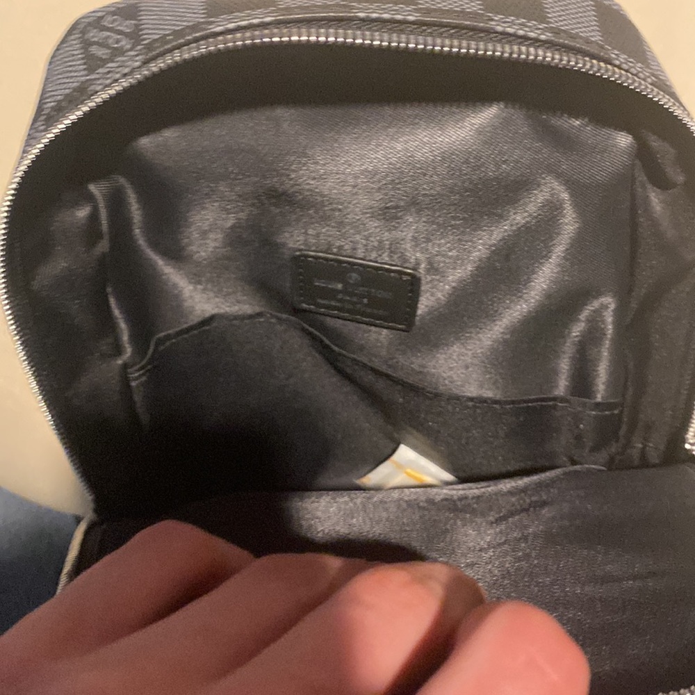Luis Vuitton bag - Picture 3 of 4